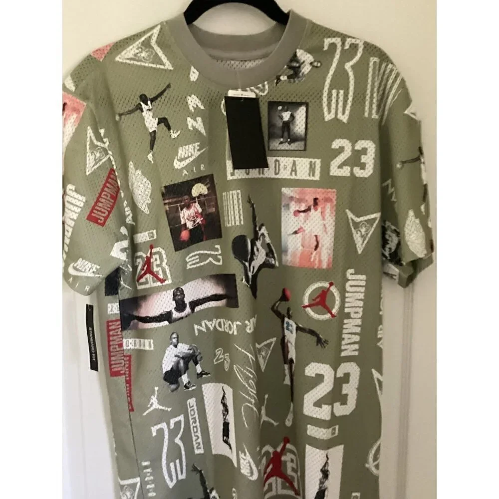 𝅺JORDAN Short Sleeve GFX Top -‎ Size: Medium Color: Spruce Fog